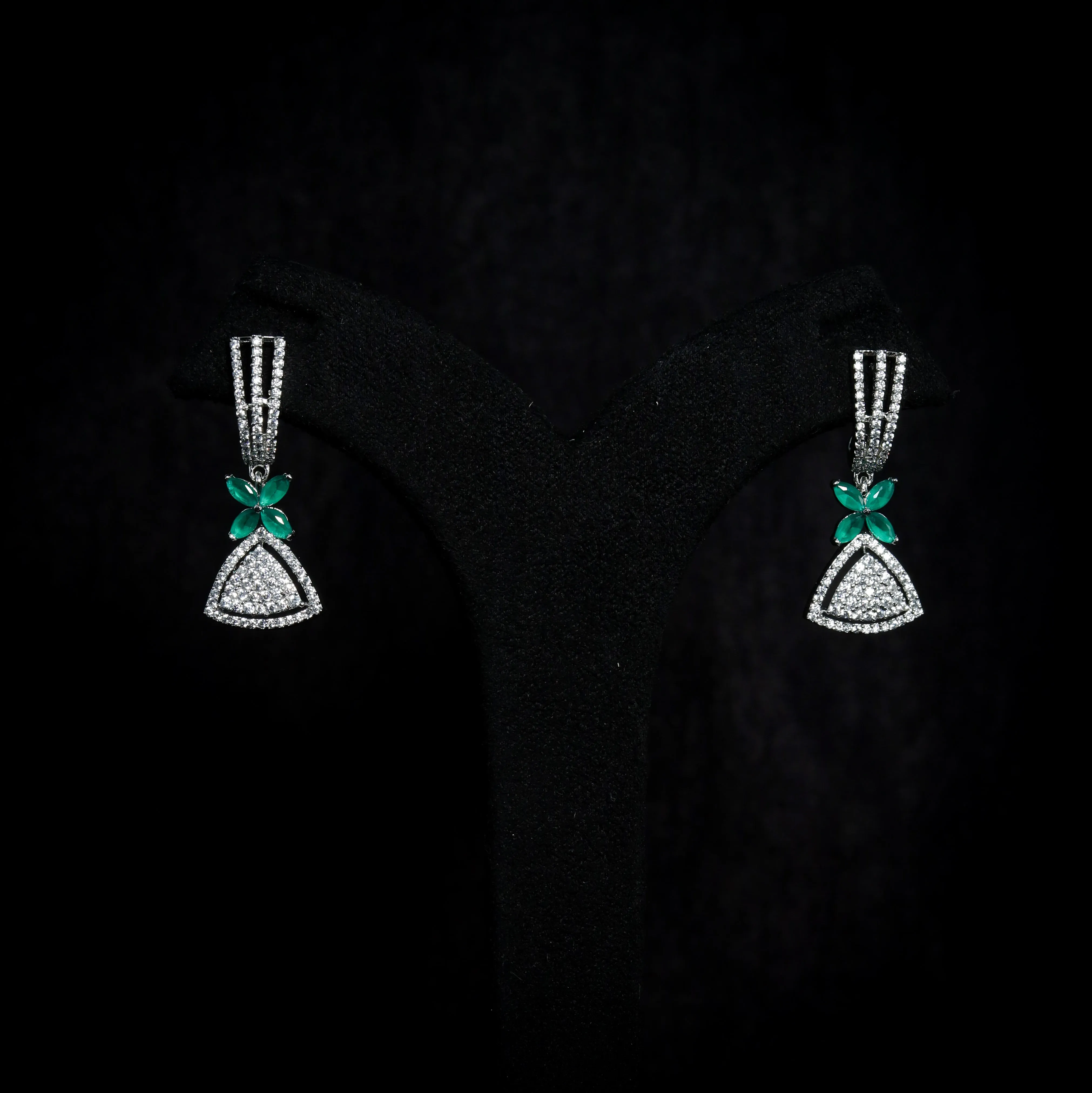 Light Earring Zircon/AD Earring 6047-08