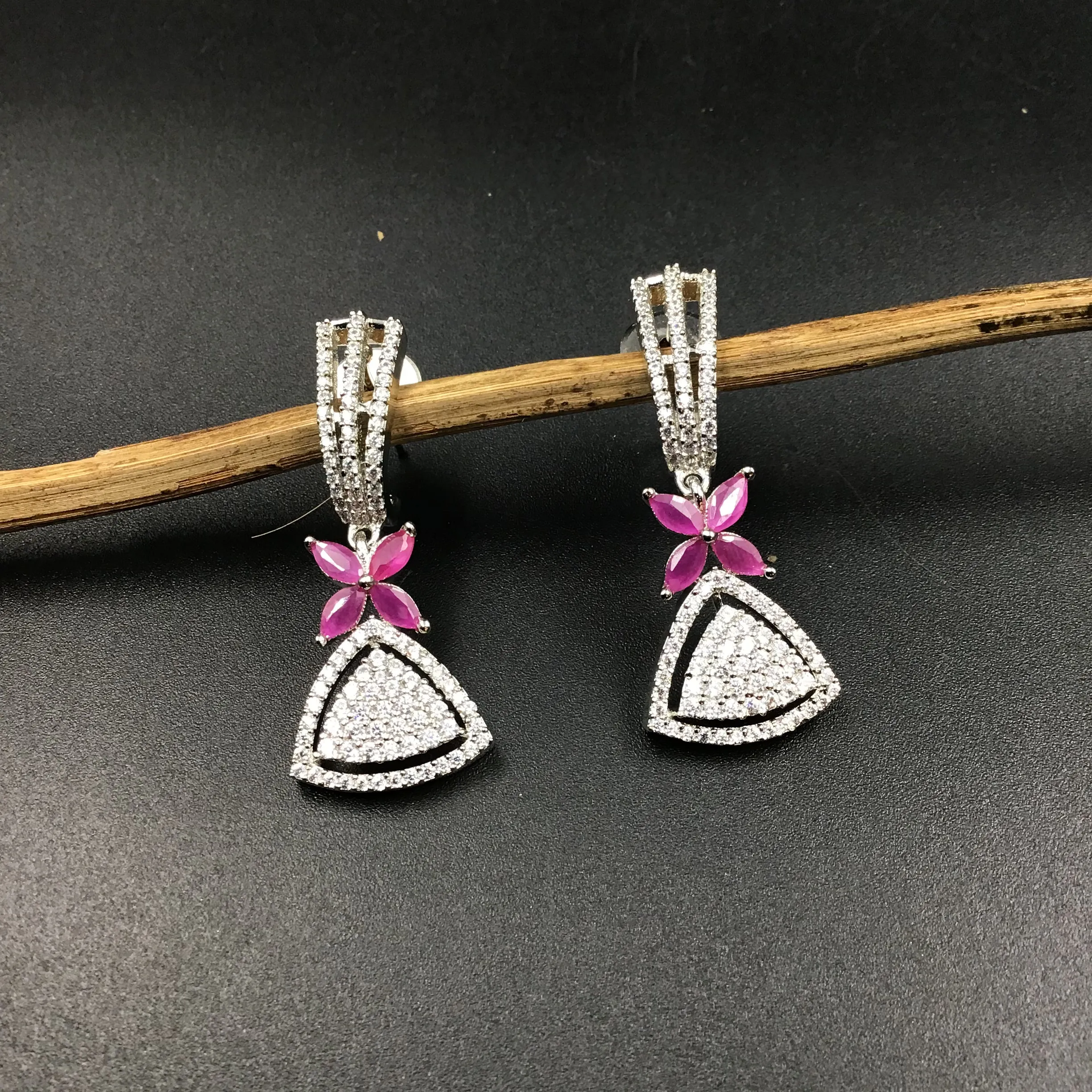 Light Earring Zircon/AD Earring 6047-08